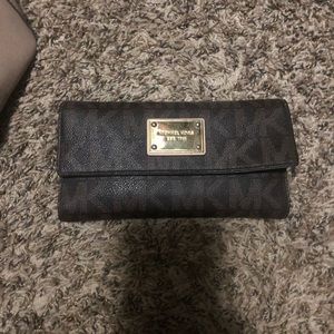 Michael kors wallet